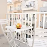 Camelia Seaview 1 Bd In St Paul Bay - Happy