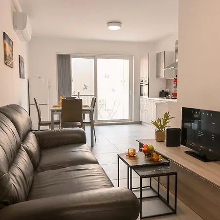 Camelia Seaview 1 Bd In St Paul Bay - Happy *