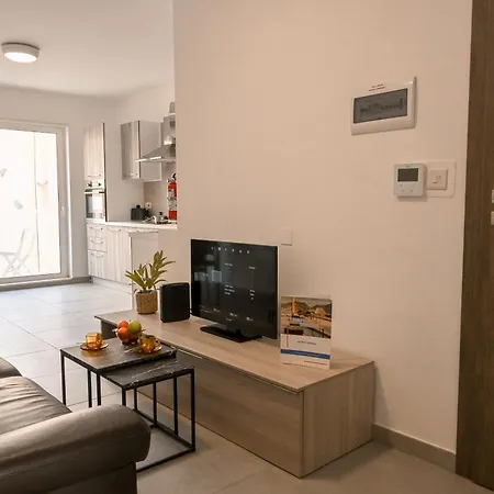 Appartement Camelia Seaview 1 Bd In St Paul Bay - Happy