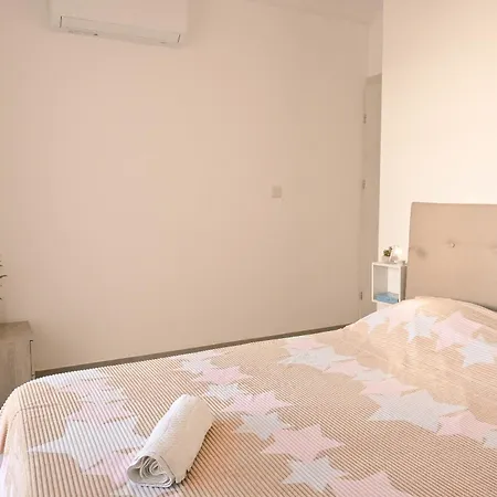 Camelia Seaview 1 Bd In St Paul Bay - Happy Appartement