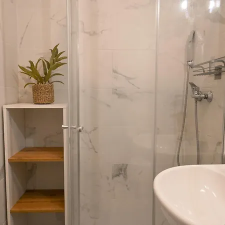 Camelia Seaview 1 Bd In St Paul Bay - Happy *