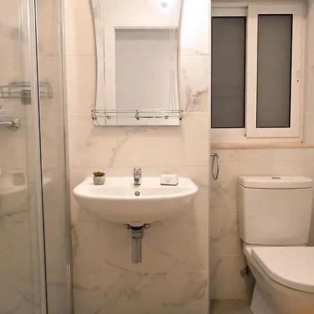 Camelia Seaview 1 Bd In St Paul Bay - Happy