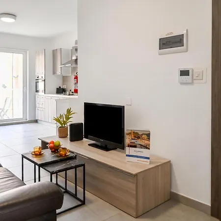 Camelia Seaview 1 Bd In St Paul Bay - Happy St. Paul's Bay